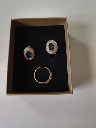 Conjunto pendientes y anillo dorado