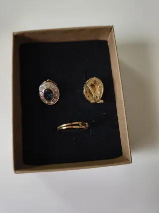 Conjunto pendientes y anillo dorado