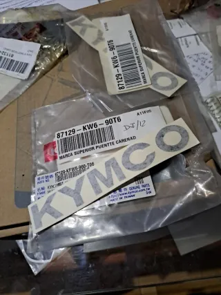 KYMCO PEGATINA UNIVERSAL