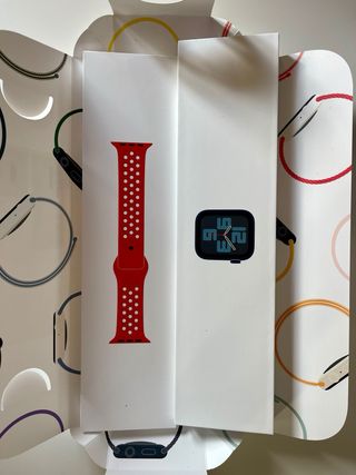 Apple Watch SE 2 Gen, 44mm GPS Negro + Correa Roja