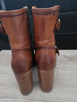 Botines Pikolinos Cervera Brandy Marrones con Hebi