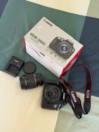 Cámara Canon EOS 2000D Kit EF-S 18-55mm