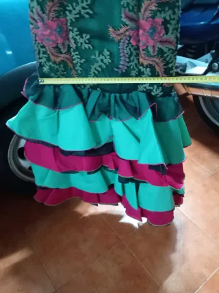 Traje de flamenca verde y rosa hecho a medida