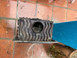 Chimenea de metal y cristal