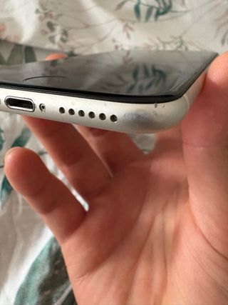 iPhone SE 2022 Argento