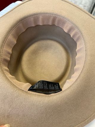 Sombrero de lana beige y negro