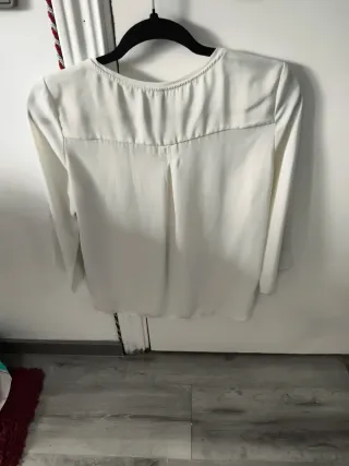 Blusa blanca manga larga talla S