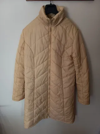 Abrigo acolchado beige