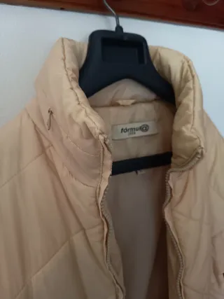 Abrigo acolchado beige