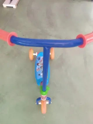 Correpasillos Chicco y Patinete