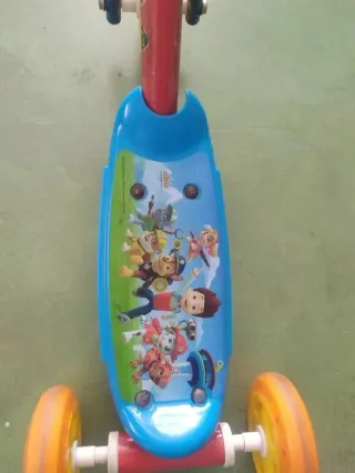 Correpasillos Chicco y Patinete