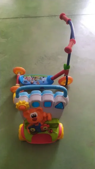 Correpasillos Chicco y Patinete