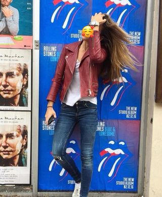 Cazadora de cuero roja