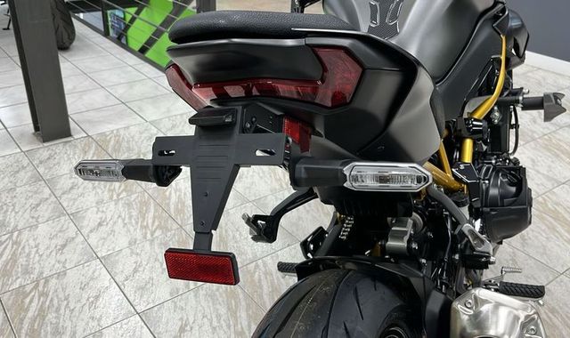 PORTAMATRICULAS CORTO PUIG Z900 2025 - 2026 NUEVO