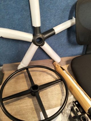 SONGMICS Silla de Malla Giratoria, Altura y Reposapiés Regulables