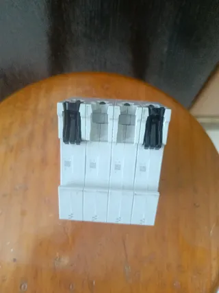 Magnetotérmico ABB SH204 C32