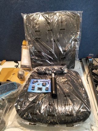 Silla de Oficina SONGMICS Ergonómica de Malla, Lumbar y Brazos Plegables