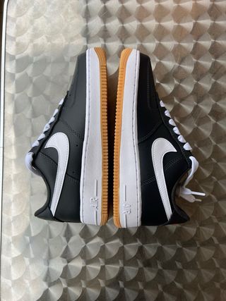 Nike Air Force 1 LV8