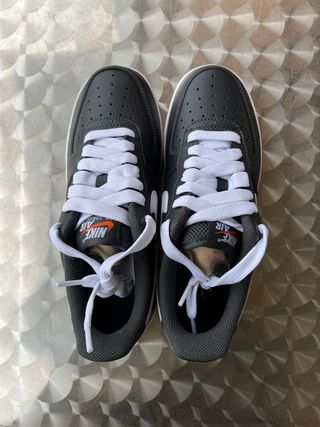 Nike Air Force 1 LV8