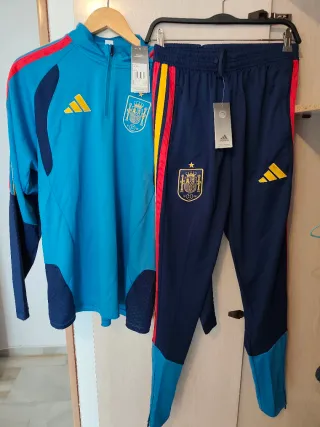 Chándal entrenamiento España Adidas