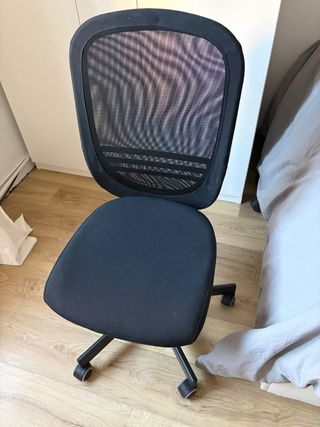 Escritorio blanco – casi nuevo + SILLA DE REGALO