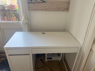 Escritorio blanco – casi nuevo + SILLA DE REGALO