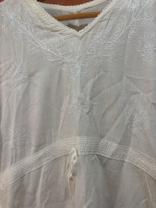 Blusa bordada