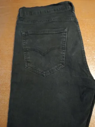Pantalón Levi's 501 Negro Elástico ,usado una vez