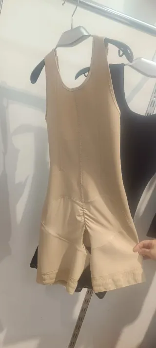 Faja colombiana reductora con varillas beige y neg