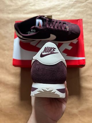 Nike Cortez Rojo Burdeos y Blanco Zapatillas