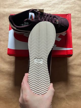 Nike Cortez Rojo Burdeos y Blanco Zapatillas