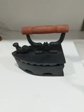 Plancha antigua hierro fundido