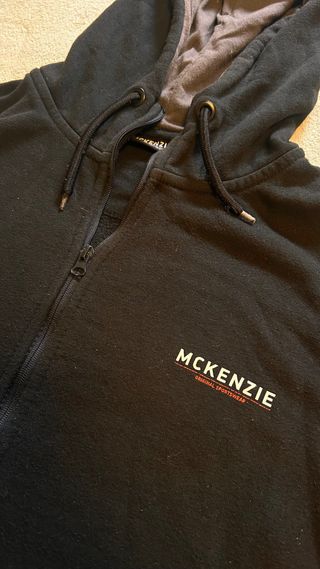 Chaqueta McKenzie Negra con Cremallera