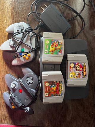 Nintendo 64 con 2 mandos y 3 juegos