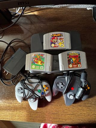 Nintendo 64 con 2 mandos y 3 juegos