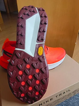 Zapatillas Nike Zoomx Zegama Trail 2 a estrenar.