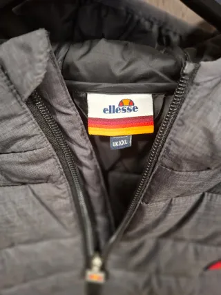 Cazadora acolchada Ellesse gris