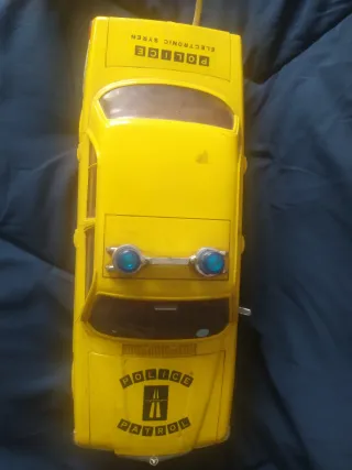 Antic cotxe de policia Rico.