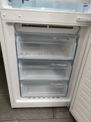 Nevera Bosch clase A+ 186x60cm no Frost garantia