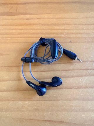Auriculares Nokia con cable