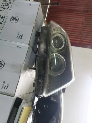 Faro Derecho BMW E90 Xenon
