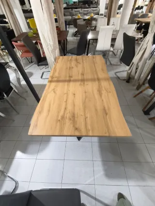 Mesa de comedor madera y metal