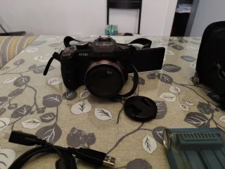 Cámara Panasonic Lumix FZ100 Negra