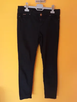 Lote 2 Vaqueros Talla 36 Negro y Granate