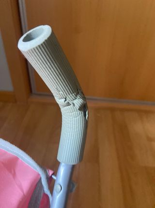 Carro de muñecas rosa