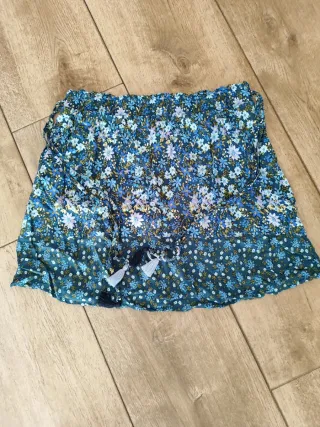 Falda corta floral azul