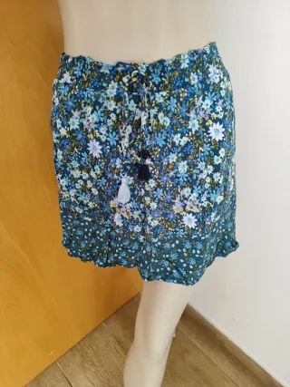 Falda corta floral azul