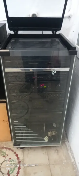 Equipo de música antiguo