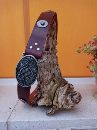 Cinturón artesano cuero mujer con hebilla