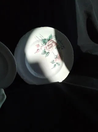 Porzelanit, sopera y platos